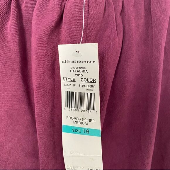 Alfred Dunner Women’s High Waist Elastic Waist Mulberry Color Pants 16 - Picture 3 of 3